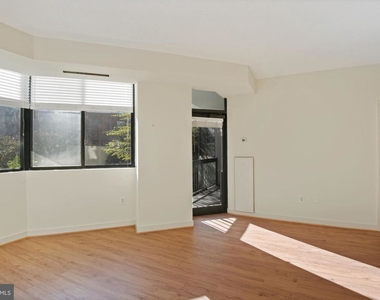 955 26th St Nw #209 - Photo Thumbnail 5