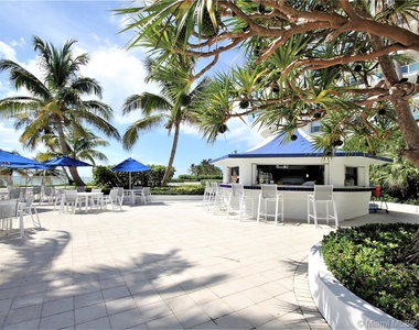 5151 Collins Ave - Photo Thumbnail 32