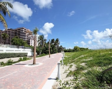 5151 Collins Ave - Photo Thumbnail 47