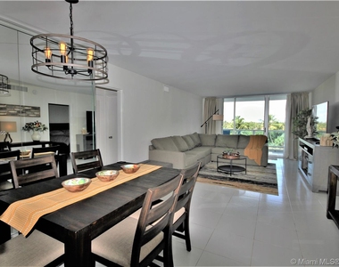 5151 Collins Ave - Photo Thumbnail 0