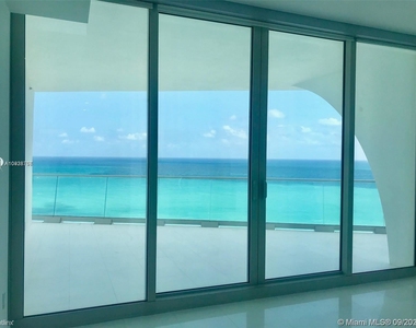 16901 Collins Ave Apt 1402 - Photo Thumbnail 4