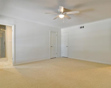 3028 Hulen Court - Photo Thumbnail 20