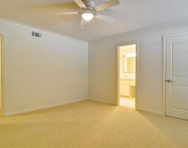 3028 Hulen Court - Photo Thumbnail 24