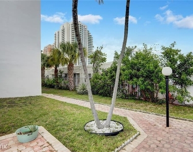 2900 Banyan St - Photo Thumbnail 41