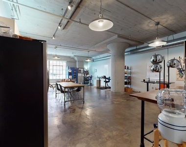 1855 Industrial St Apt 303 - Photo Thumbnail 14