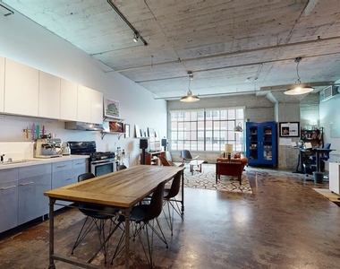 1855 Industrial St Apt 303 - Photo Thumbnail 1