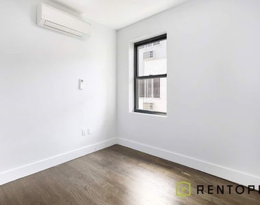 771 Lexington Avenue - Photo Thumbnail 2