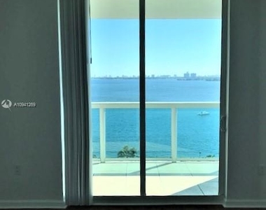 1800 N Bayshore Dr - Photo Thumbnail 12