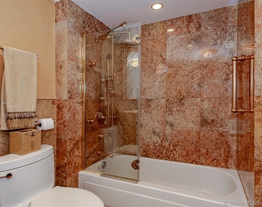 16485 Collins Ave - Photo Thumbnail 27