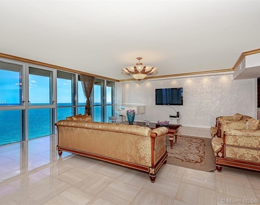 16485 Collins Ave - Photo Thumbnail 2