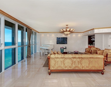 16485 Collins Ave - Photo Thumbnail 8