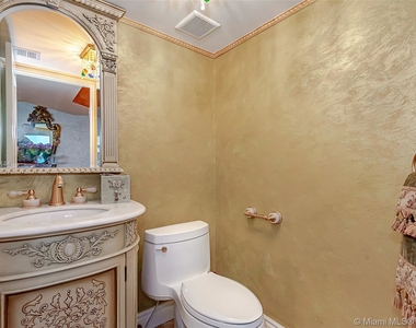 16485 Collins Ave - Photo Thumbnail 14