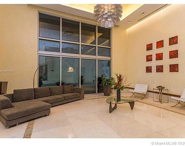 1050 Brickell Ave - Photo Thumbnail 13