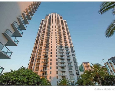 1050 Brickell Ave - Photo Thumbnail 17