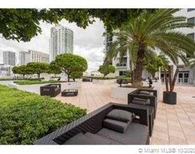 1050 Brickell Ave - Photo Thumbnail 21