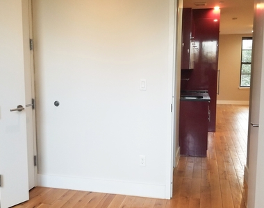 1020 Park Place - Photo Thumbnail 6