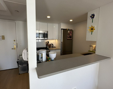 75 West End Avenue - Photo Thumbnail 3