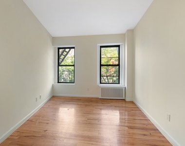 876 Lexington Avenue - Photo Thumbnail 1