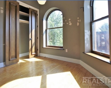 129 Putnam Avenue - Photo Thumbnail 0