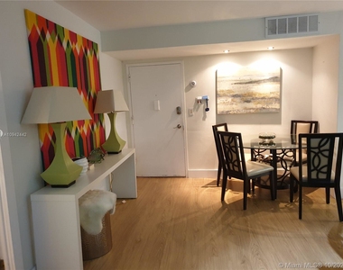 6039 Collins Ave - Photo Thumbnail 19