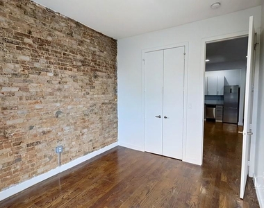 No Fee, true 2 bedroom w/ exposed brick - Photo Thumbnail 1