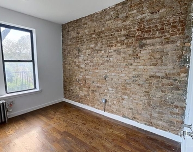 No Fee, true 2 bedroom w/ exposed brick - Photo Thumbnail 2