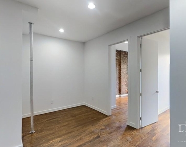 No Fee, true 2 bedroom w/ exposed brick - Photo Thumbnail 4