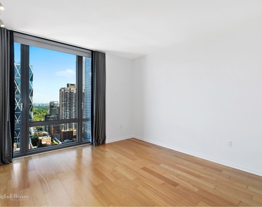 310 West 52nd St - Photo Thumbnail 8