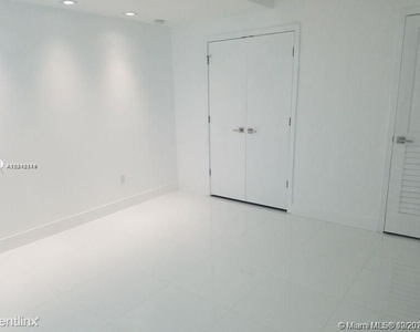 1080 Brickell Ave Unit 907 - Photo Thumbnail 6