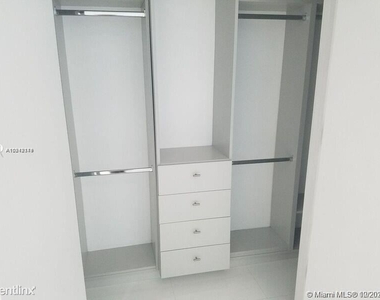 1080 Brickell Ave Unit 907 - Photo Thumbnail 7