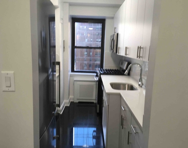 157 East 57 Street - Photo Thumbnail 1