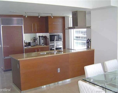 495 Brickell Ave - Photo Thumbnail 7