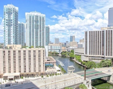 475 Brickell Ave - Photo Thumbnail 0