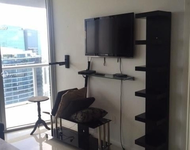 465 Brickell Ave - Photo Thumbnail 5