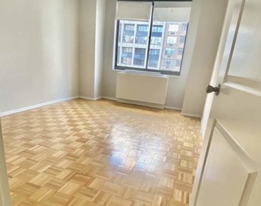 Massive Flex 2 Bedroom Available on the Kips Bay - Photo Thumbnail 3