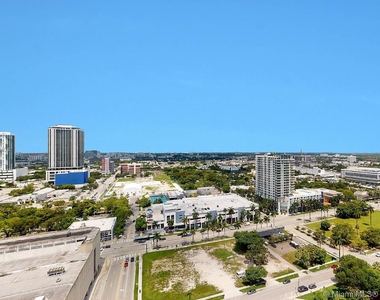 1750 N Bayshore Dr - Photo Thumbnail 20