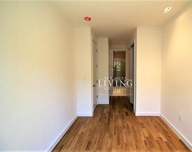 110 Jefferson Avenue - Photo Thumbnail 2