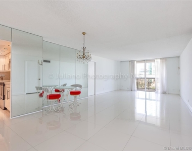 6039 Collins Ave - Photo Thumbnail 8