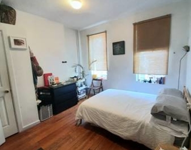 377 Sumpter Street - Photo Thumbnail 6