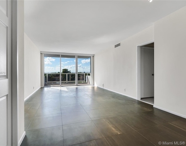 5700 Collins Ave - Photo Thumbnail 6