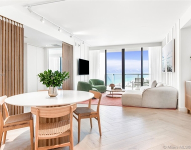 2201 Collins Ave - Photo Thumbnail 0