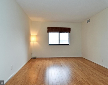 900 N Stafford St #1706 - Photo Thumbnail 20