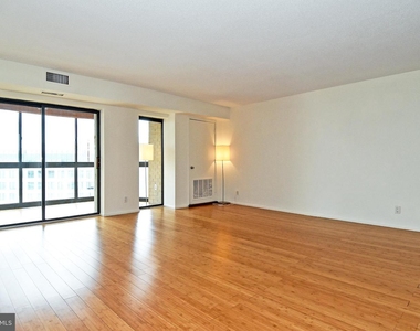 900 N Stafford St #1706 - Photo Thumbnail 4