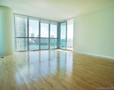 1331 Brickell Bay Dr - Photo Thumbnail 4