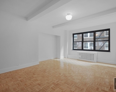 310 East 44 Street - Photo Thumbnail 1