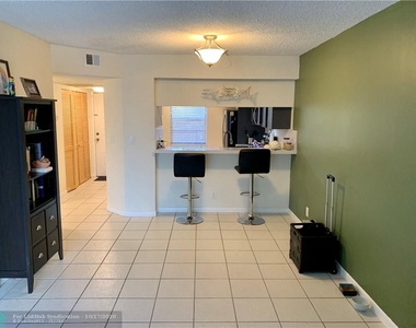 10501 W Broward Blvd - Photo Thumbnail 7