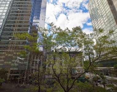 West 43rd Street - Photo Thumbnail 3