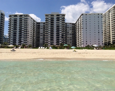 6039 Collins Ave - Photo Thumbnail 0