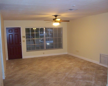 9677 Sandalfoot Boulevard - Photo Thumbnail 4