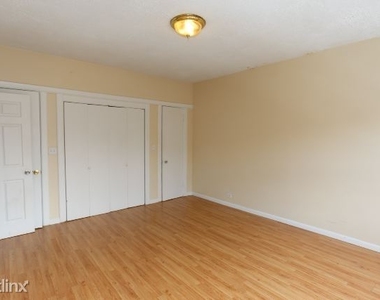 4555 N Malden St 303 - Photo Thumbnail 15